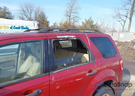 2010 Ford Escape Xlt from USA, damaged, VIN 1FMCU0DG4AKB60814